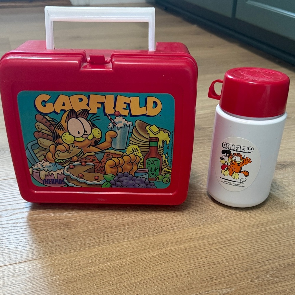 Vintage 1978 Thermos Garfield Red Lunchbox and Bottle Set